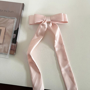 Pince à cheveux en tissu trempé français avec ruban de satin couleur unie et nœud tridimensionnel, accessoire pour cheveux semi-attachés - Product Image 3