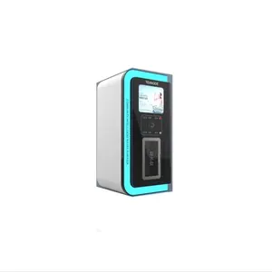 Una máquina expendedora de agua pura completamente automática que funciona con monedas al aire libre de ósmosis inversa se puede consumir directamente