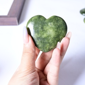 Coraos de Jade Verde Natural al por Mayor, Coraos de Cristal de Jade Verde Pulido para Manualidades Decorativas - Product Image 2