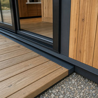 Maison mobile en acier personnalisable avec balcon vitré et escalier extérieur