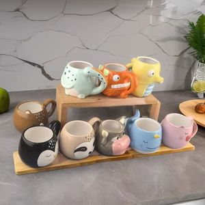 Tasse à café animale de dessin animé peinte à la main avec un design tridimensionnel, motifs de baleines et de poissons respectueux de l'environnement - Product Image 1