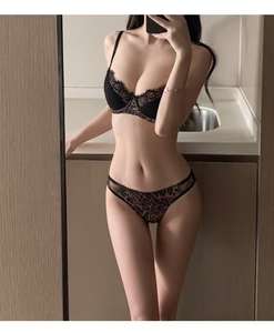 เซ็ตกางเกงชั้นในผ้าลูกไม้สำหรับผู้หญิงเซตกางเกงในตาข่ายเนื้อนิ่มดีไซน์ใหม่ปี2025 - Product Image 1