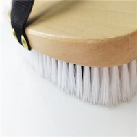 Design exquis Brosse à cheval en bois blanc et noir et accessoires pour chevaux en PP