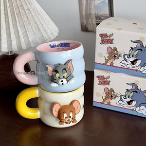 Mug à café/eau de bureau pour femmes et couples, de haute qualité, à double paroi magnétique, avec cuillère, de la marque authentique Tom et Jerry. - Product Image 2