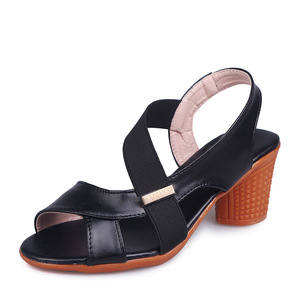 Venta al por mayor de zapatos de mujer Sandalias boca de pez PU mangas de moda tacones medios mamá Sandalias de tacón alto zapatos de sandalia - Product Image 2