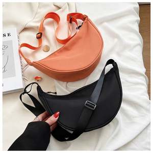 Muestra gratis 2023 al por mayor barato impermeable de nylon simple bandolera con cintura para mujeres y hombres - Product Image 1