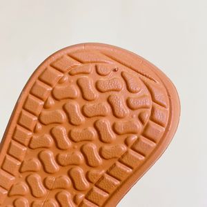 Porte-clés mini-chaussure 3D en caoutchouc, mignon, tendance, de luxe, imperméable, vente en gros, pour breloque de sac, sac fourre-tout, voiture, gobelet, portefeuille - Product Image 6