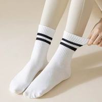 Chaussettes Crew Yoga & Pilates personnalisables pour femmes Logo du corps en coton antidérapant avec emballage Techniques tricotées pour l'été
