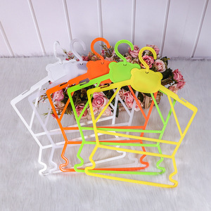 Bán Buôn Giá Rẻ Nhựa Áo Tắm Móc Áo Khung Móc Áo Vải Móc Áo Để Hiển Thị - Product Image 1