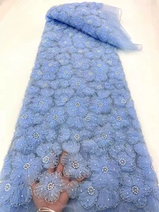 Magnifique et élégante robe de mariée blanche en dentelle avec fleurs 3D et bourgeons perlés, tissu en soie, dentelle de mariée - Product Image 6