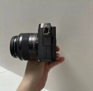 Cámaras <span class=keywords><strong>Canon</strong></span> <span class=keywords><strong>M6</strong></span> Listas para Enviar con Lente de 15-45 mm, Cámara APS-C sin Espejo de Nivel Básico para Fotografía, Usada - Product Image 2