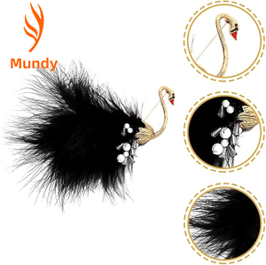 Spilla a forma di cigno in piume soffici fatte a mano - Spilla animale con perline avvolte in filo dorato, gioiello di moda, regalo per lei - Product Image 6