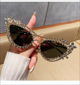 Nouveautés 2026 – Lunettes de soleil vintage œil-de-chat pour femme, montures métalliques, avec cristaux et diamants, protection UV400, design de créateur - Product Image 3