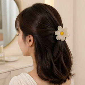 Pinzas para el pelo de mujer con diseño de flor a cuadros, estilo retro, verde y negro, de acrílico, con forma de trébol - Product Image 3
