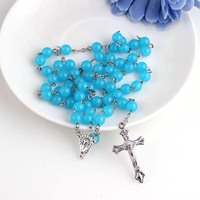 Collier de chapelet Saint Benoît personnalisé de 8mm brillant dans le noir Chaînes de perles lumineuses catholiques avec style mignon
