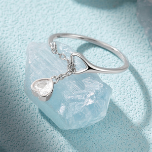 Anillo de Cadena Ajustable Clásico de Plata de Ley S925 con Baño de Rodio y Diseño de Corazón con Circonita Blanca para Regalos de Boda para Mujer - Product Image 5