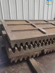 Plaques de <span class=keywords><strong>concasseur</strong></span> à mâchoires en acier à haute teneur en manganèse pour l'exploitation minière, modèles mobiles et fixes (C130/C96/Extec C12), pièces d'usure pour calcaire - Product Image 4