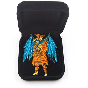 Fabricación de insignia de Metal personalizada sin mínimo, Pin de solapa de esmalte suave duro de Anime con purpurina chapada en oro, Pin esmaltado - Product Image 4