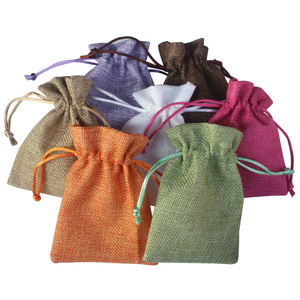 Pochette cadeau en <span class=keywords><strong>jute</strong></span> recyclable 7*9 <span class=keywords><strong>pas</strong></span> chère avec cordon de serrage, disponible en 10 couleurs et avec logo personnalisé pour usage domestique - Product Image 6