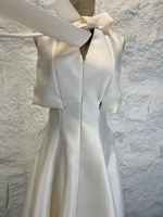 Robe de soirée longue OUDINA de haute qualité, élégante, en satin, avec nœud, sans manches, coupe trapèze, grande taille