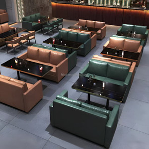 Conjunto de Asientos Modernos de Cuero PU con Mesa de Mármol Negro para Bar, Restaurante, Salón, Cafetería, Uso Comercial - Product Image 1