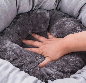 2025 nuevo fabricante redondo Color caramelo cueva perro gato camas cálido algodón mascotas cama para interior - Product Image 5