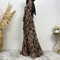 6373 #   Robe élégante en mousseline de soie à volants avec motif chic, col plissé et détails de couture à nouer