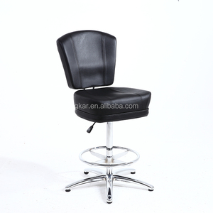 Silla de Juego Giratoria Ajustable de Diseño Moderno y Resistente, Fabricada en PVC con Ruedas para Uso en Interiores, Hogar, Bar y Gimnasio, Material Plástico - Product Image 1