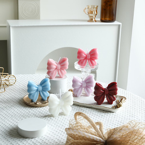 Bougie parfumée en cire de soja inflammable avec décoration en nœud coloré, ornement de table pour la maison, bougie d'ambiance festive - Product Image 6