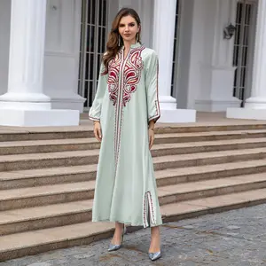 महिलाओं के लिए मुस्लिम नया लोकप्रिय हॉट सेल हुडी डिज़ाइन प्लस साइज बैटविंग स्लीव शाइनिंग स्फटिक ड्रेस सेट इनर अबाया के साथ