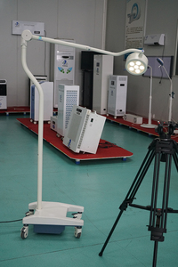 Lampe <span class=keywords><strong>LED</strong></span> mobile d'examen chirurgical sur pied, très vendue, lampes mobiles pour dentiste - Product Image 5