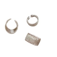 Bracelet ouvert large à rayures verticales brossées, plaqué argent, style minimaliste de luxe léger, manchette tendance