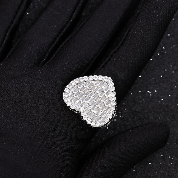 White-silver-moissanite