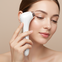 Nouveau Masseur Oculaire Électrique Rechargeable Chaud et Froid 2026, Appareil de Beauté Portable pour la Réduction des Cernes et l'Élimination des Rides des Yeux
