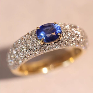 Anello Classico a Quattro Punte con Gemma Blu per Donne, Gioiello Elegante e di Lusso - Product Image 2