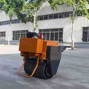 Rouleau compresseur à essence portatif à tambour unique, conception compacte pour la construction de routes étroites et la réparation de chaussées - Product Image 2
