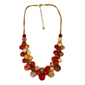 Collar choker cubano de cuentas de colores gruesas multicapa hechas a mano Red Inspiration, conjunto de collar de cadena tipo babero de moda y pendientes - Product Image 1