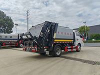 Camion compacteur de déchets Dongfeng 6CBM, véhicule de collecte des ordures, petit compacteur de déchets pour le nettoyage des rues