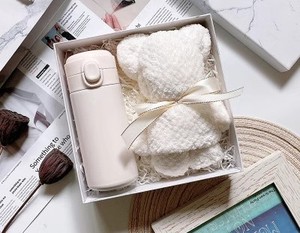 โปรโมชั่นใหม่มาแรง ชุดของขวัญสุดหรู กระติกน้ำสุญญากาศสแตนเลส 500 มล. พร้อมพัดลมขนาดเล็กและร่ม สำหรับวันพ่อและวันอีสเตอร์ - Product Image 3