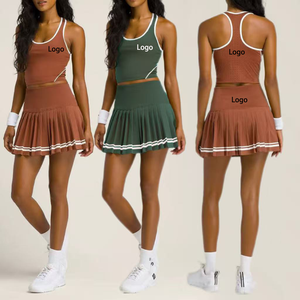 Ensemble 2 pièces respirant pour femme : Jupe de tennis dos nageur contrastée et haut de sport personnalisable avec logo – Idéal pour le yoga, le golf, le tennis, l'entraînement et le fitness - Product Image 1