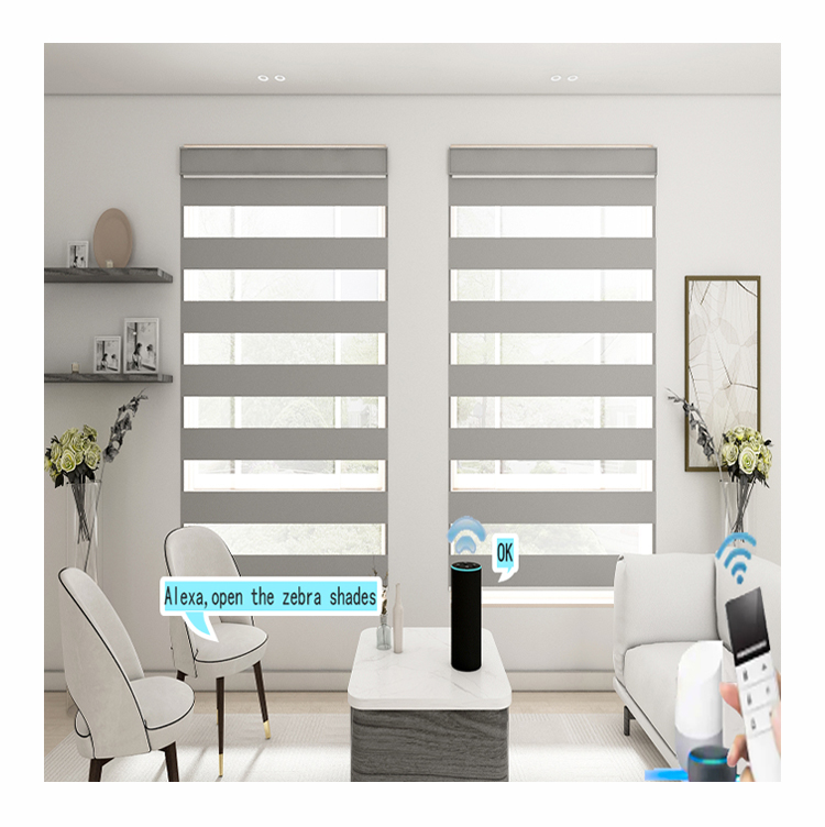 Изготовленные на заказ огнестойкие шторы-полоски для окна Кабинета дневного и ночного использования