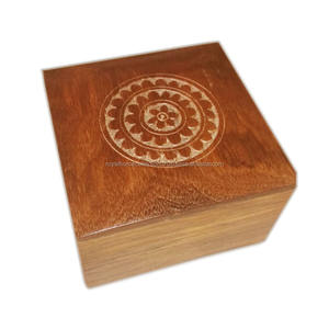 Caja de anillo de madera de diseño fantástico Caja de joyería de madera para accesorios de joyería más vendidos en precio asequible - Product Image 1