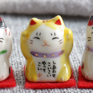 Chat porte-bonheur japon petit mignon minuscule bas quantité minimale de commande <span class=keywords><strong>pas</strong></span> <span class=keywords><strong>cher</strong></span> prix cadeau drôle en céramique Fortune chat porte-bonheur <span class=keywords><strong>Maneki</strong></span> <span class=keywords><strong>Neko</strong></span> pour la décoration intérieure - Product Image 5