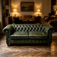 Canapé trois places de style américain vintage Chesterfield en cuir véritable, rétro, nostalgique, avec détails à languettes, finition huilée