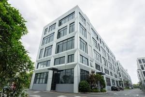 كرسي طعام خارجي بلاستيكي قابل للطي قابل للطي أسود حديث من البولي إيثيلين عالي الكثافة بتصميم جديد للحدائق والفنادق والمستشفيات والفيلات وغرف النوم والدخول - Product Image 6