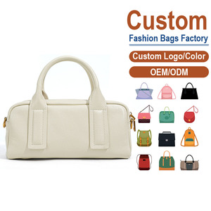 Sac bandoulière en cuir pleine fleur, texture grainée fine, double panneau avant en cuir, sangle amovible, compact et structuré - Product Image 1