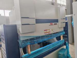 Factory 110/<b>3100</b> Automatic Hydraulic Press 4+1 Axis Bending Machine in Sheet Metal Fabrication - Product Image 2