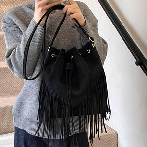 高品质意大利麂皮皮革水桶包，适合中国制造的品牌斜挎包女性沙滩带标志图案 - Product Image 3