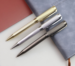 Stylo bille de luxe en métal doré, gravé sur mesure, avec fonction rotative, idéal pour les cadeaux d'affaires. - Product Image 5