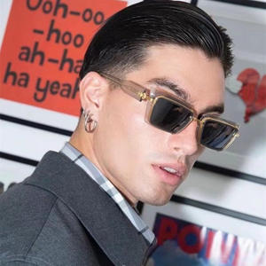 แว่นกันแดดสไตล์พังก์สั่งทำพิเศษ แฟชั่นทรงเหลี่ยมสำหรับทุกเพศ ป้องกันรังสียูวี 400 เลนส์พีซี สไตล์อินสตาแกรม รุ่น ZS-98037 - Product Image 3